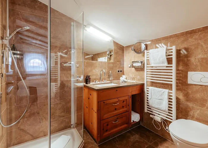 מלון Biohotel Schweitzer 3*